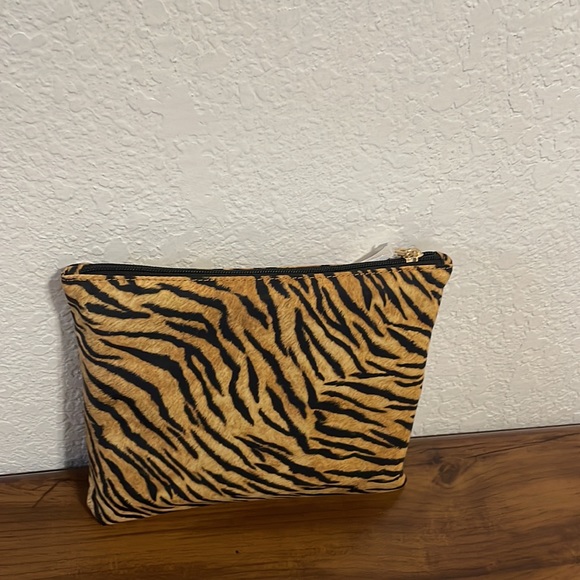 Micheal Kors Animal Print Jet Set Travel Packable Tote - Picture 5 of 9